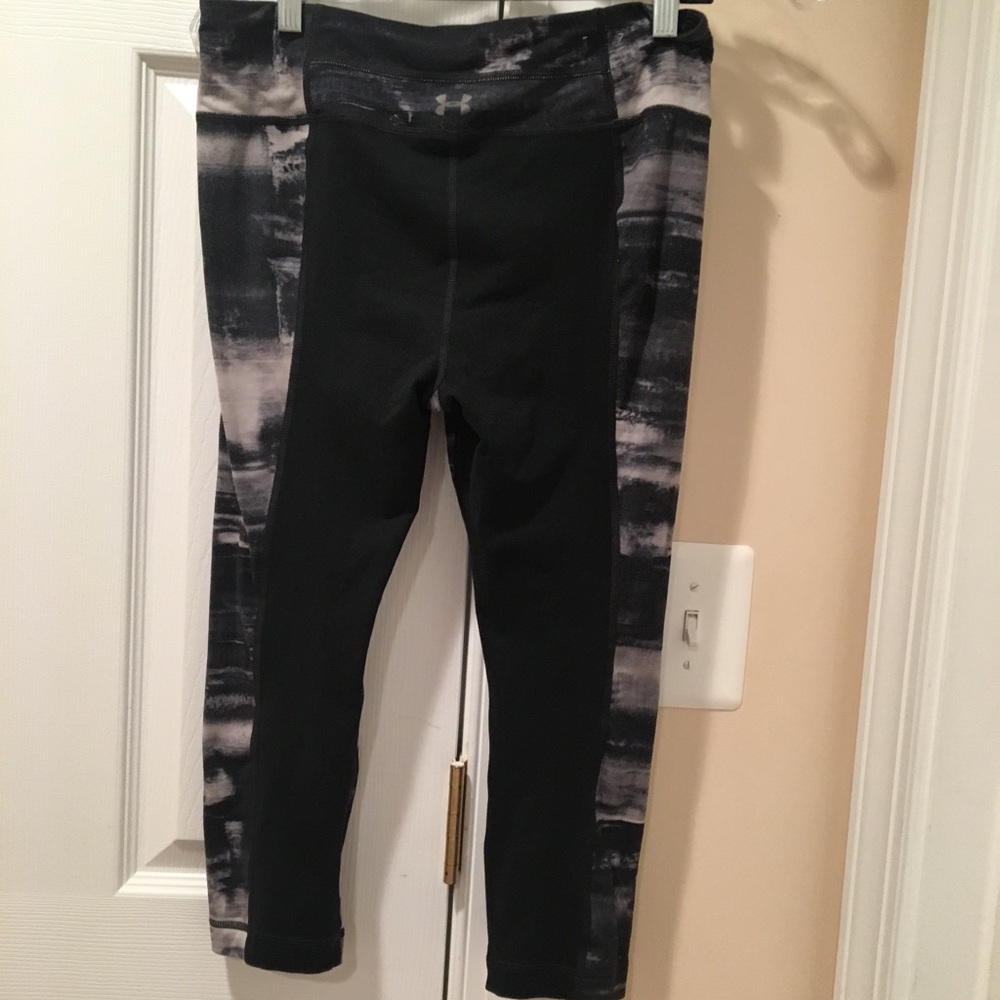 Cropped striped leggings